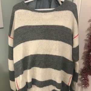 🍭STRIPED GRAY & WHITE SWEATER 🍭